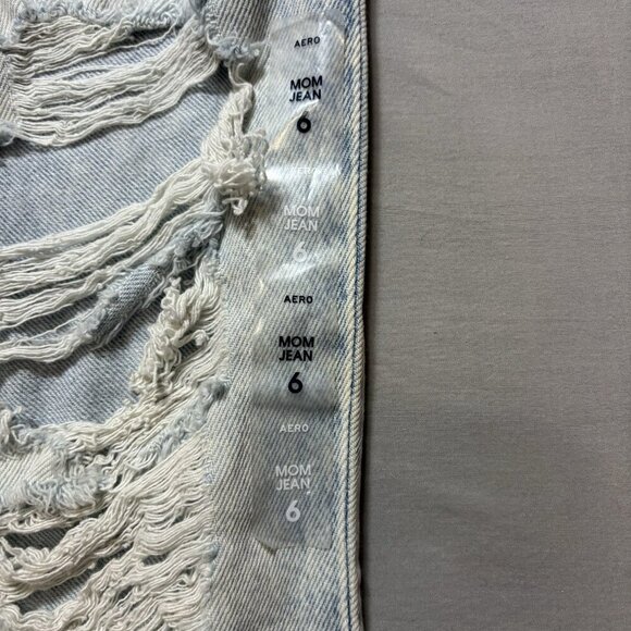 Brand New Aeropostale Size 6 Light Wash “Mom Jeans” - Picture 3 of 8
